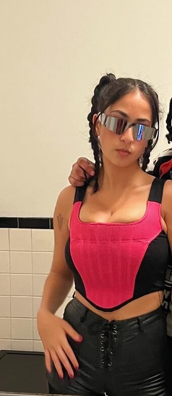 nefertittyyy / Kitty / https: / kiittwy / ozmalak Nude Leaks Photo 9