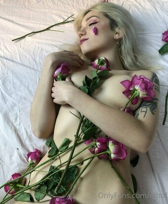 neoliberalhell Nude Leaks Photo 4