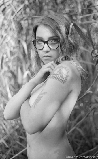 neoliberalhell Nude Leaks Photo 15