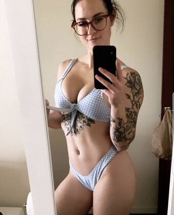 Nerdypeachbabe / Peachfitbabe Nude Leaks Photo 15
