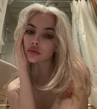Newfaceinhell / alien.hanna Nude Leaks OnlyFans Photo 1