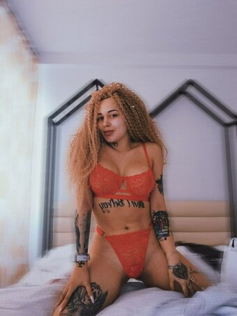 neyrobika / emilia_gone_black / neyrobika.4 Nude Leaks OnlyFans Photo 5