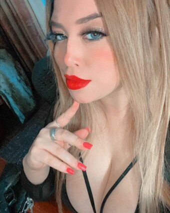Nicolasaaa / Niin_i3 / Thicc Latina / _nicoleeee3 Nude Leaks Photo 1