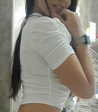 nicolejanett Nude Leaks Photo 9