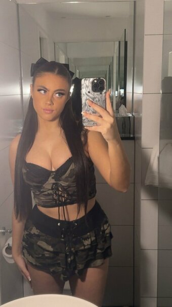 nicolemackayx nicolemackayx