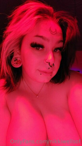 Nikkiwellsof / ggsilence / milkshakesnmeth / silence_was_taken Nude Leaks OnlyFans Photo 2