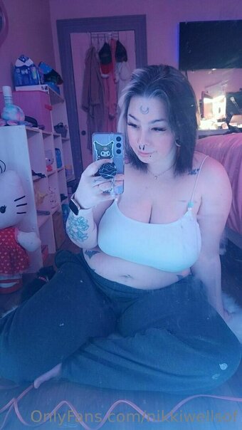 Nikkiwellsof / ggsilence / milkshakesnmeth / silence_was_taken Nude Leaks OnlyFans Photo 3