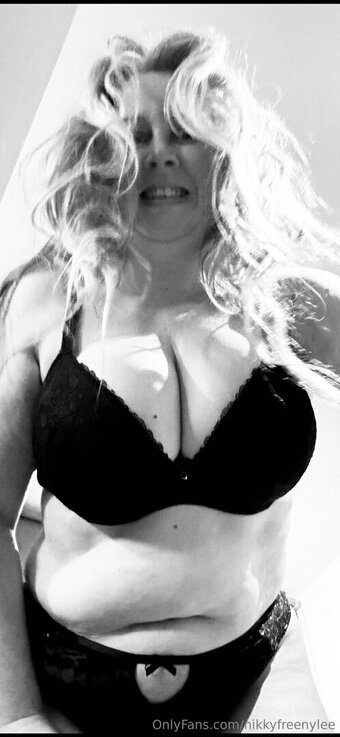 nikkyfreenylee Nude Leaks Photo 19