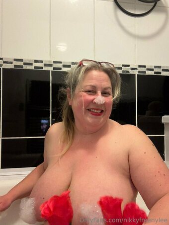 nikkyfreenylee Nude Leaks Photo 25