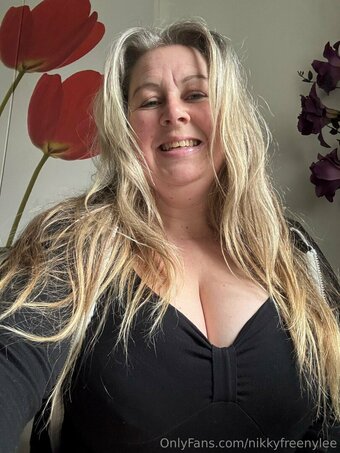 nikkyfreenylee nikkyfreenylee