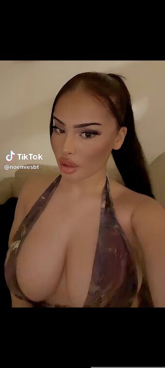 noemiesbtt / noemie.sbt Nude Leaks Photo 4
