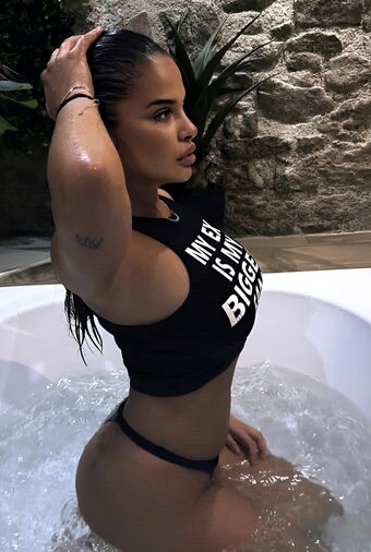 noemiesbtt / noemie.sbt Nude Leaks Photo 10