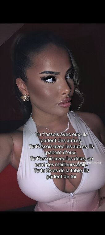 noemiesbtt / noemie.sbt Nude Leaks Photo 11