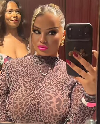 noemiesbtt / noemie.sbt Nude Leaks Photo 22