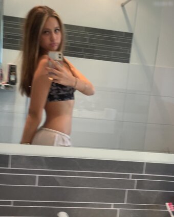 not.brini Nude Leaks Photo 2