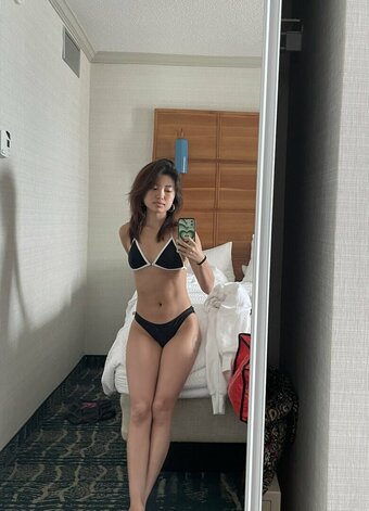 Notevenemily / stillnotemily Nude Leaks Photo 5