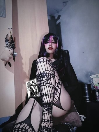 Nott_Isolate Nude Leaks Photo 3
