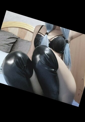 Nott_Isolate Nude Leaks Photo 9