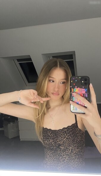 Nylaamriaa / nyla.hpr Nude Leaks Photo 13