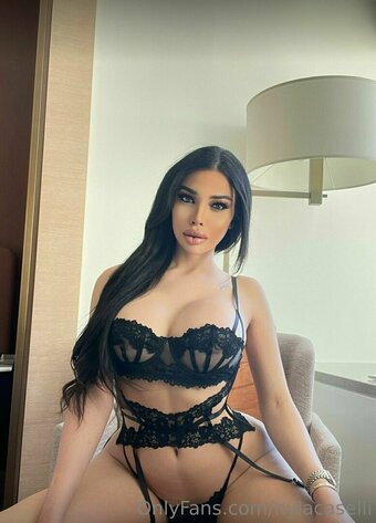 nylavip Nude Leaks Photo 5