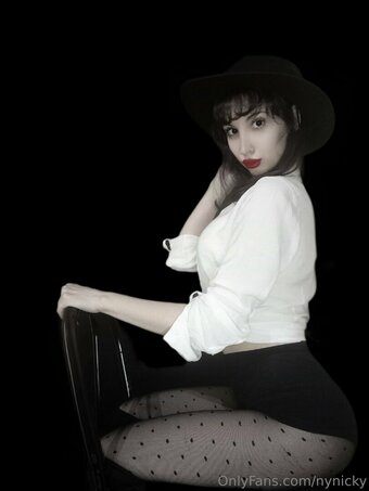 nynicky Nude Leaks Photo 4