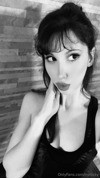 nynicky Nude Leaks Photo 7