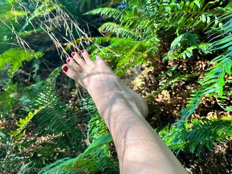 offgridamelia Nude Leaks Photo 27