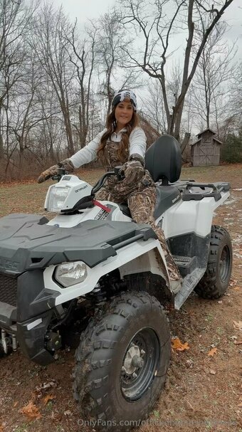 officialbombshellblaze Nude Leaks Photo 9