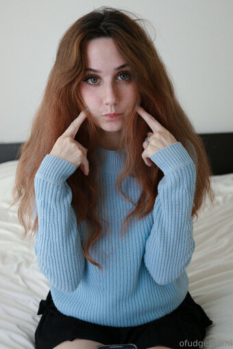 ofudgebuni Nude Leaks Photo 15