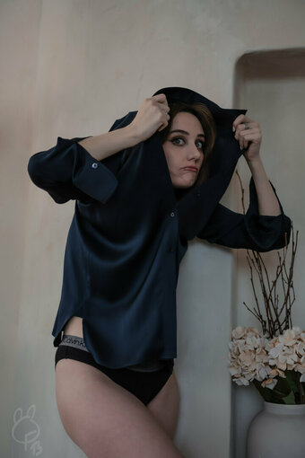 ofudgebuni Nude Leaks Photo 16