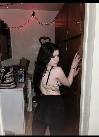 Olive / Knifegal / juulrat / olive_is_a / oliveheld Nude Leaks OnlyFans Photo 18