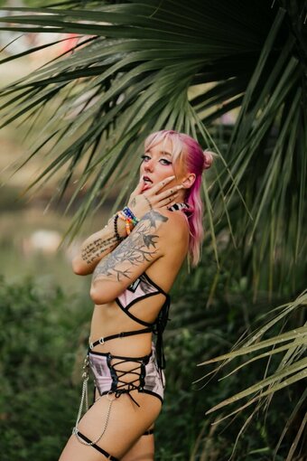 onevegetabletwo / chloeblackz Nude Leaks OnlyFans Photo 11