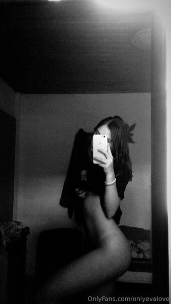 onlyevalove Nude Leaks Photo 1