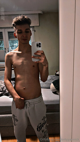 onlyyannick Nude Leaks Photo 3