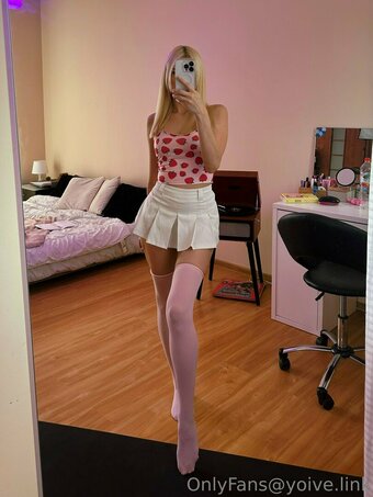 onlyyoive Nude Leaks Photo 25