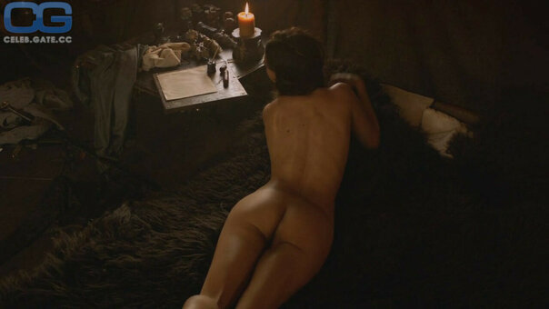 Oona Chaplin Nude Leaks Photo 16