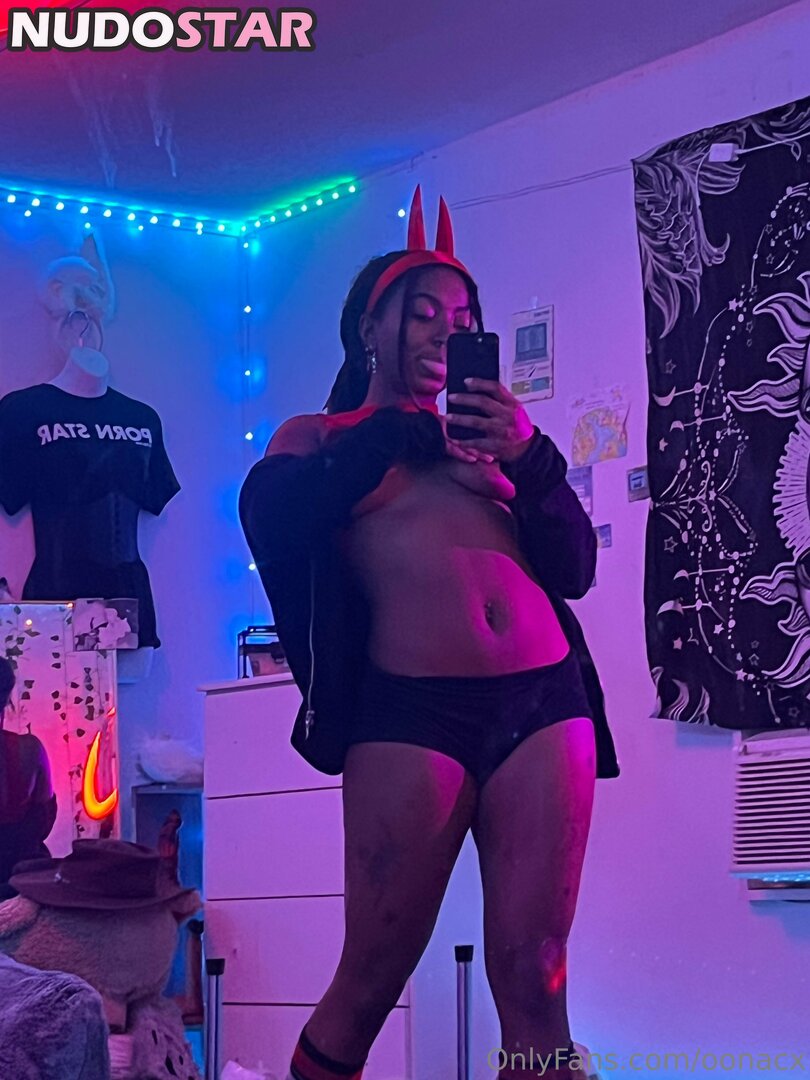 oonacx Nude  20