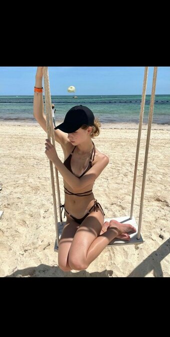 Orbitka19 / Angellegss Nude Leaks OnlyFans Photo 17