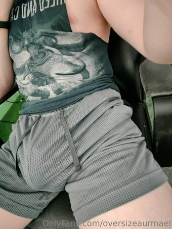 oversizeaurmael Nude Leaks Photo 12