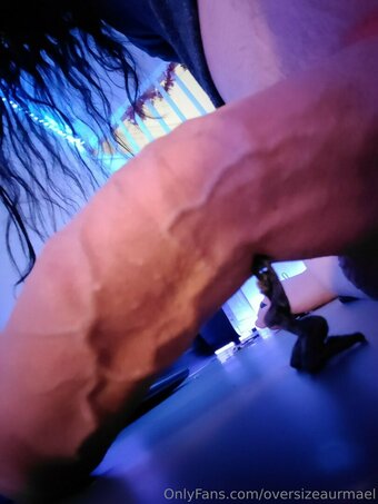 oversizeaurmael Nude Leaks Photo 21