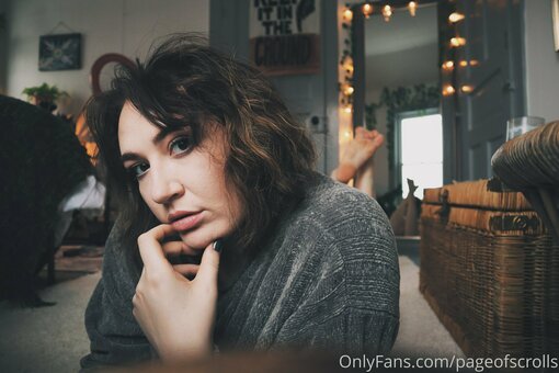 pageofscrolls Nude Leaks Photo 2