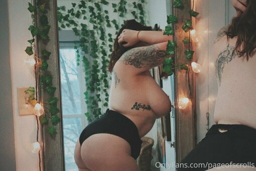 pageofscrolls Nude Leaks Photo 11