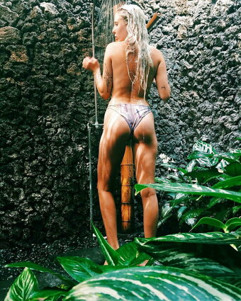 Parnevik Nude Leaks Photo 2