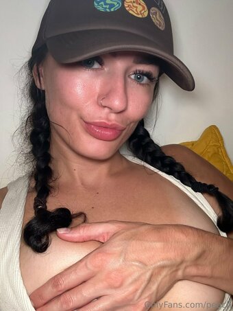 Peach / peach21f / peach_fw Nude Leaks OnlyFans Photo 2
