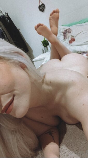 Peachfuzz90 / https: / peechfuzzzz Nude Leaks Photo 1