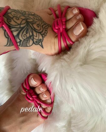 Pedaale / https: / pedaale9 / pezinhosdaale Nude Leaks OnlyFans Photo 24