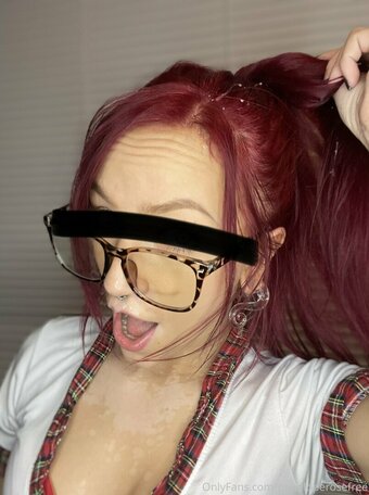 peneloperosefree Nude Leaks Photo 22