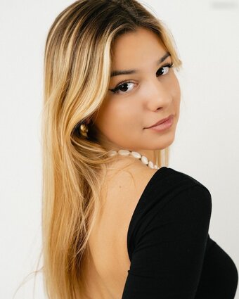 Perle_btr / Perleeee / _perle_btr / lapetiteperleofficial Nude Leaks OnlyFans Photo 12