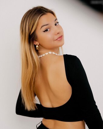 Perle_btr / Perleeee / _perle_btr / lapetiteperleofficial Nude Leaks OnlyFans Photo 20