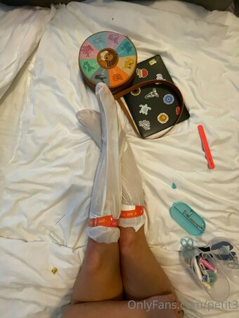 petit3 Nude Leaks Photo 2